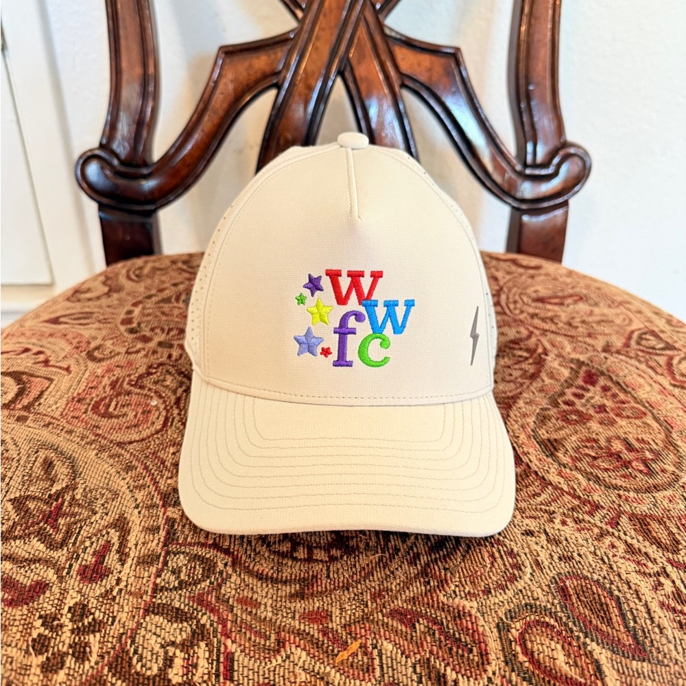 Bruce bolt. Beige Cap with Colorful Embroidery